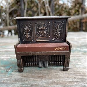 Vintage Metal Piano pencil Sharpener Contado